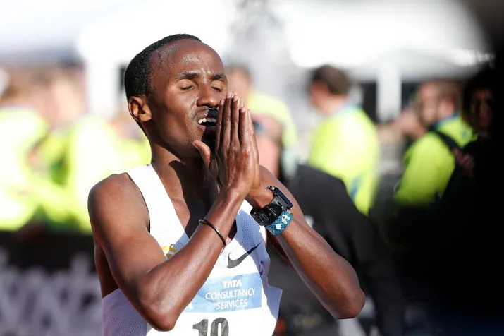 geblesseerde nageeye mist marathon amsterdam