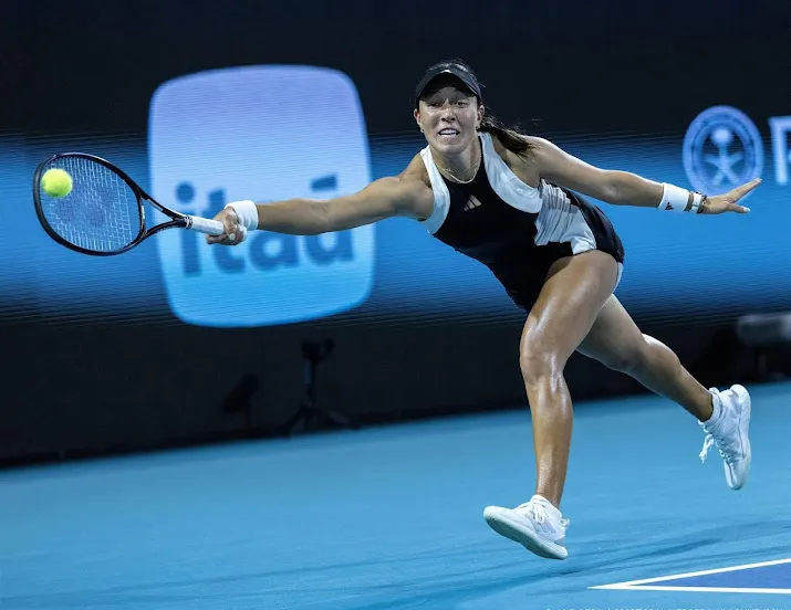 geblesseerde tennisster pegula ontbreekt op roland garros