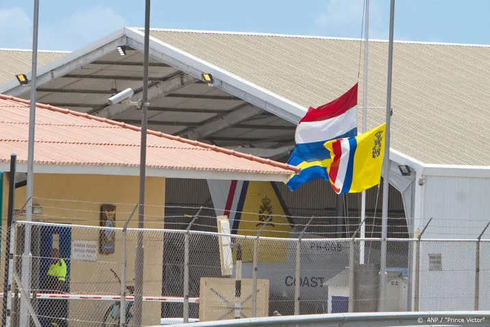 gecrashte helikopter van marine bij aruba gezonken