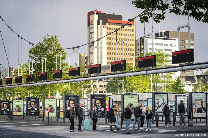 gedeputeerden rijk moet vervoersbedrijven langer steunen