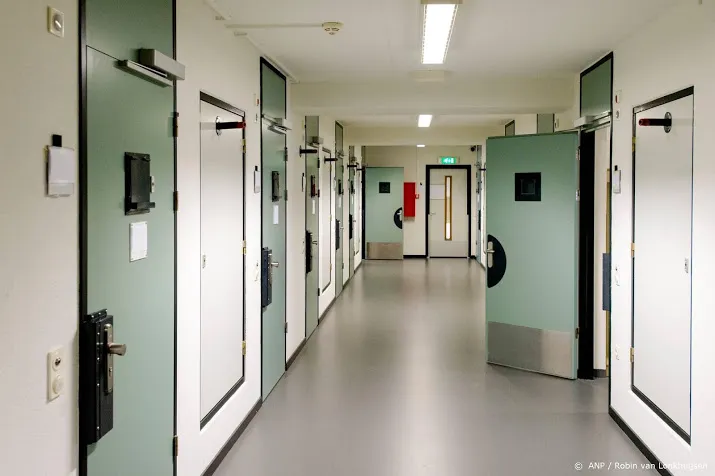 gedetineerde gewond door brand in gevangenis