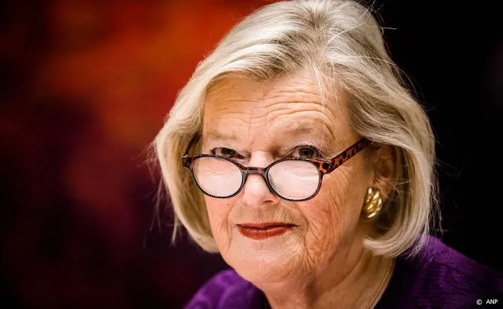 geef kansloze asielzoekers minder ruimte om door te procederen