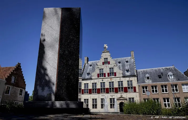 geen aanhoudingen voor bekladding bij slavernijmonument vlissingen