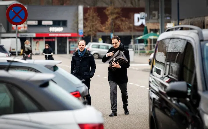 geen direct bewijs tegen holleeder