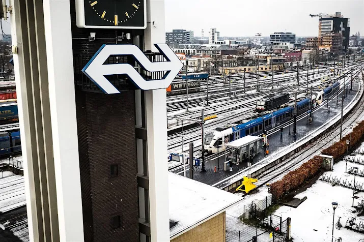 geen grote problemen op het spoor door sneeuwval