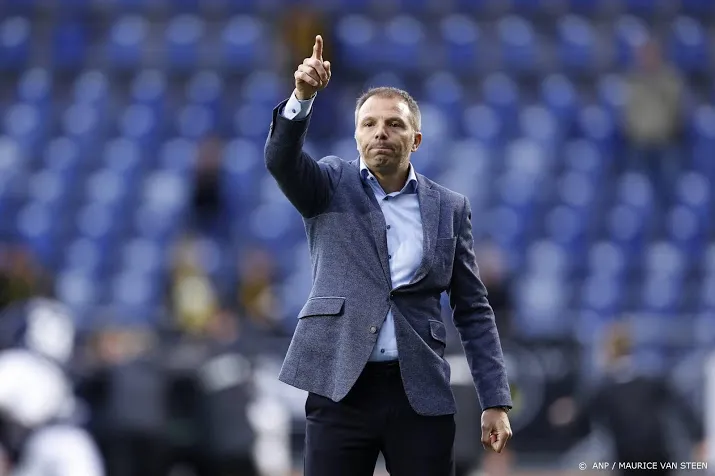 geen onderzoek naar bedreigingen richting nac trainer steijn