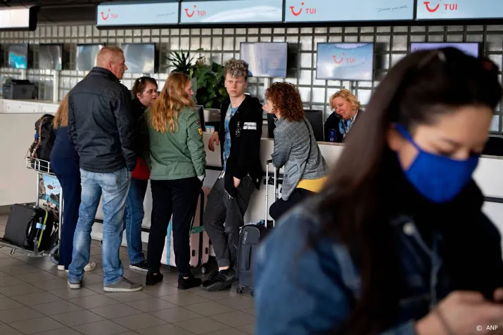geen paniek maar wel veel omboekingen op schiphol