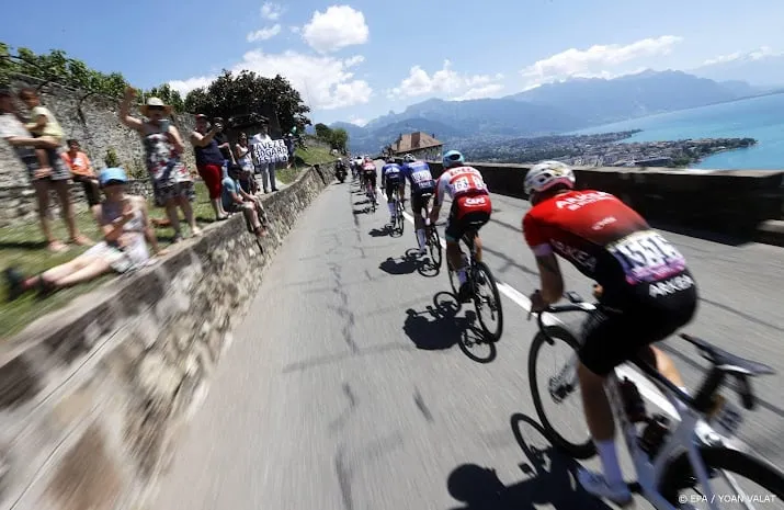 geen positieve coronatesten bij renners op rustdag tour de france
