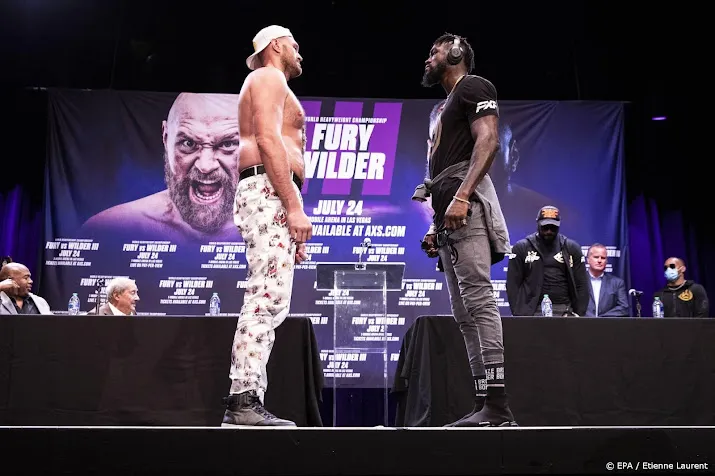 geen staredown boksers fury en wilder na woordenwisseling