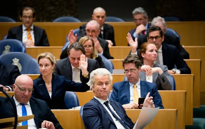 geen steun terugsturen criminele antillianen