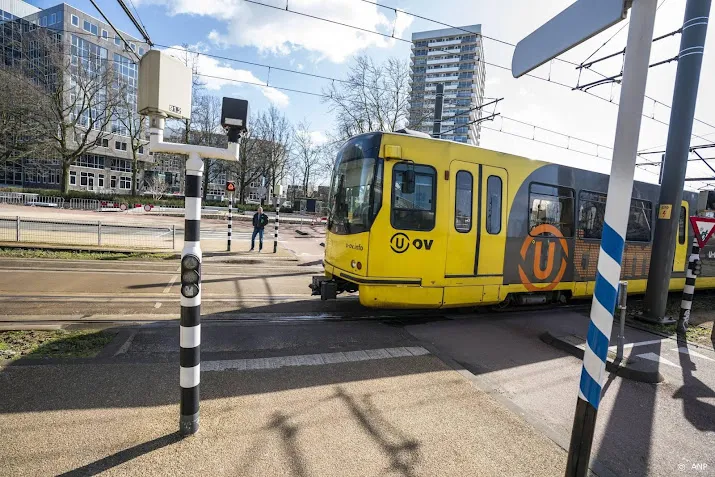 geen trams rond utrecht vanaf 14 00 uur vanwege storm
