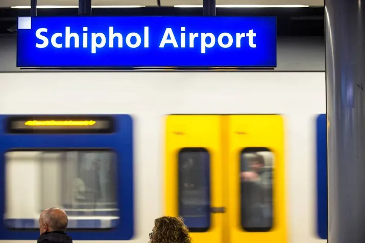 geen treinen naar schiphol door brandmelding