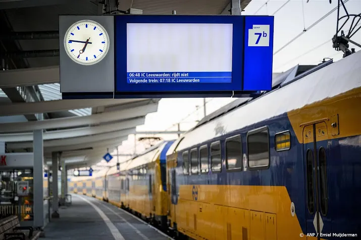 geen treinen tussen zwolle en meppel door stroomstoring