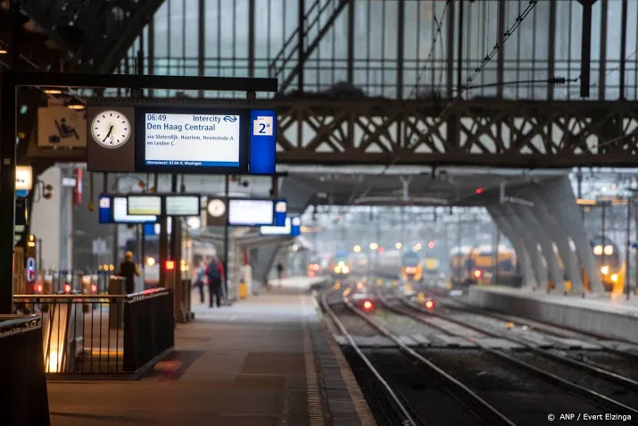 geen treinverkeer amsterdam cs en schiphol
