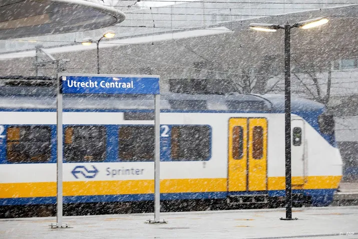 geen treinverkeer tot zeker 12 00 uur