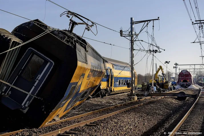 geen treinverkeer tussen leiden en den haag tot zeker 18 april