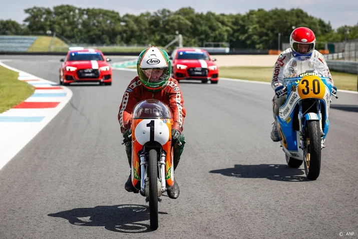 geen tt maar hartog en de vries racen over jarig circuit