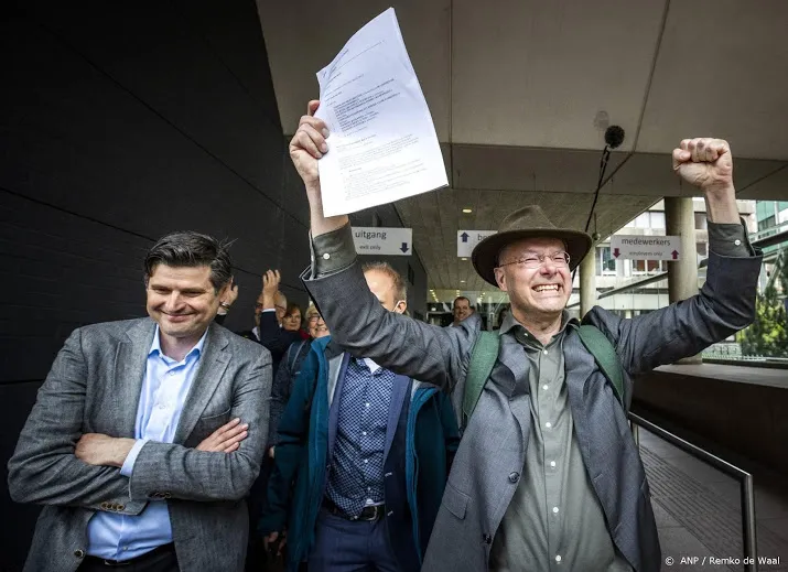 geen uittocht bedrijven door klimaatuitspraak shell