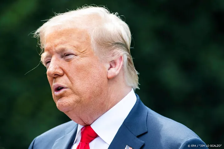 geen verbod op onthullend boek familie trump