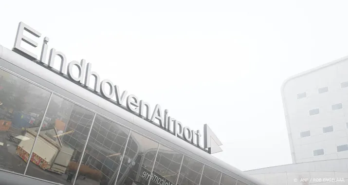 geen vliegverkeer van en naar eindhoven airport door mist