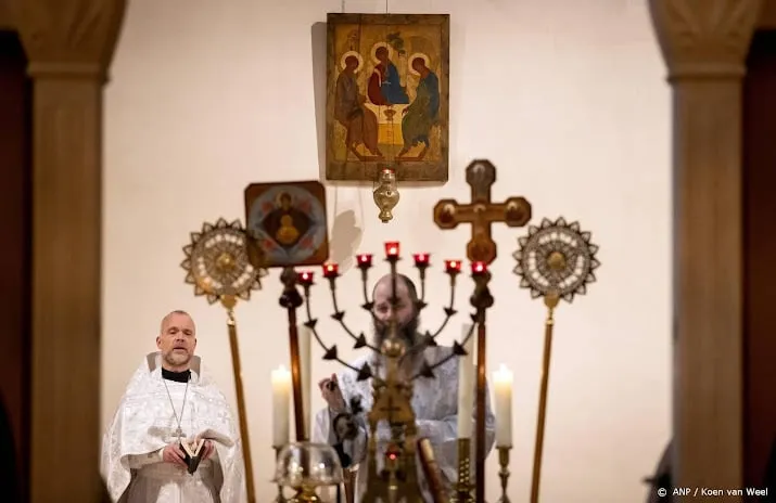 geestelijken russisch orthodoxe kerk amsterdam weg om druk rusland