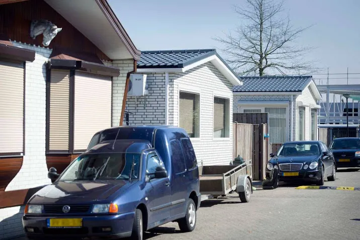 gemeente moet woonwagenbewoners plek bieden
