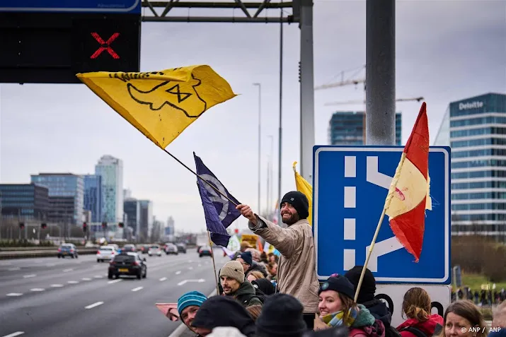 gemeente over demo a10 prioriteit bij veiligheid en hulpdiensten