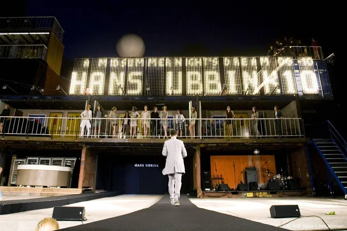 gemeente redt het amsterdamse bostheater