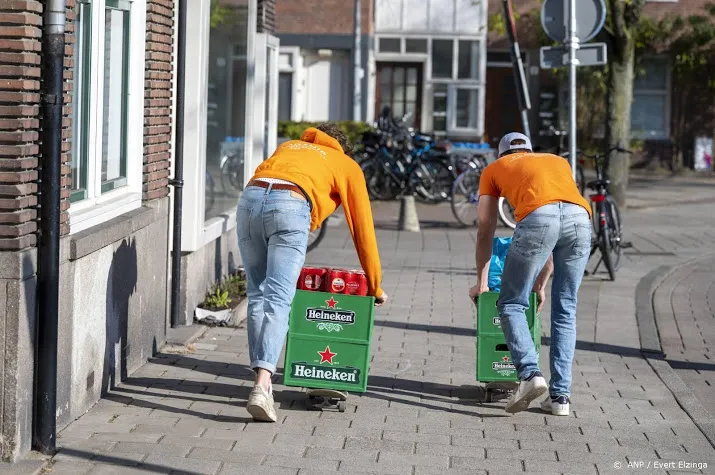 gemeente roept op kom niet naar amsterdam