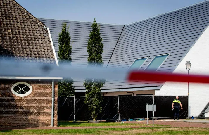 gemeentehuis bemmel door schade maanden dicht