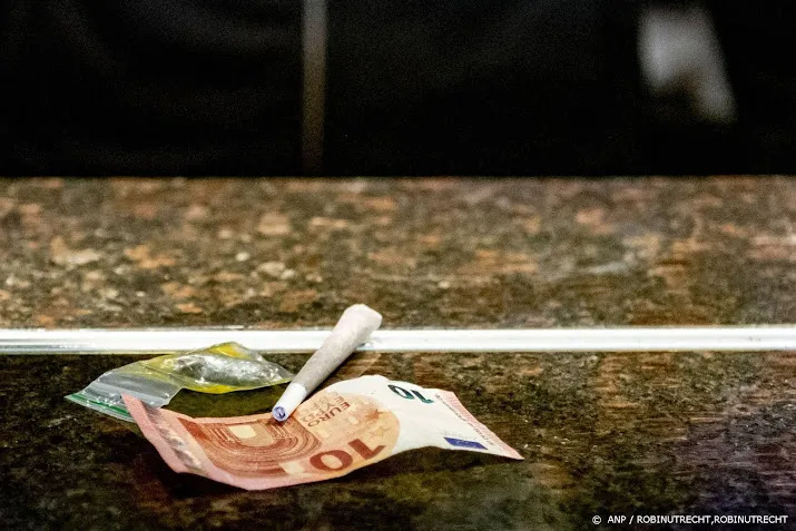 gemeenten teleurgesteld over uitstel proef met legale wietteelt
