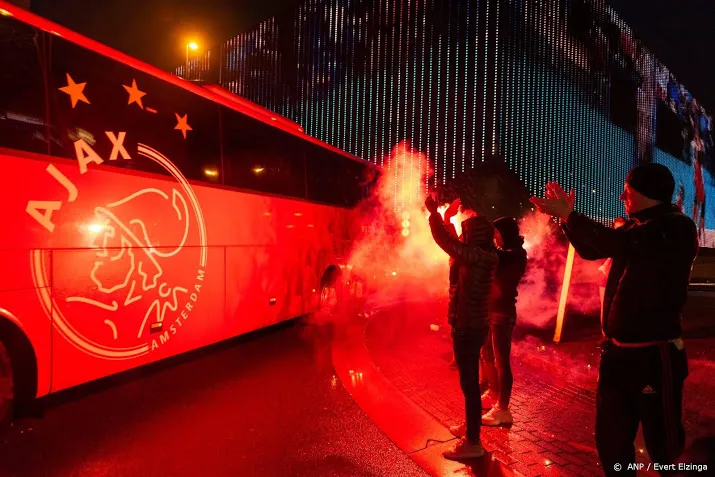 gemor over vroege tijdstip huldiging ajax