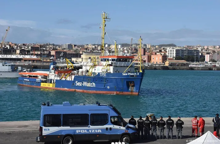 geredde gezinnen sea watch toch naar italie