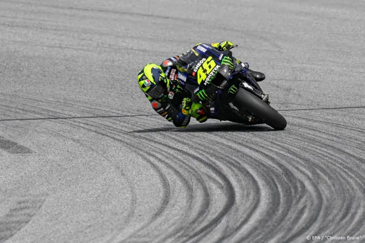 geschrokken rossi roept coureurs motogp op tot respectvol racen