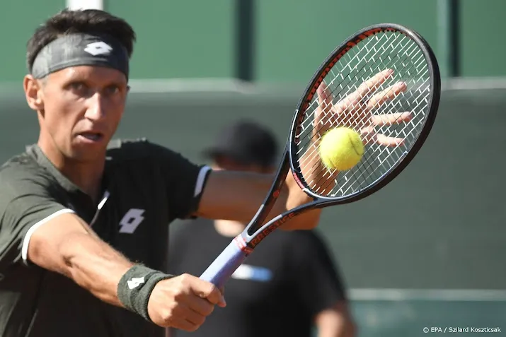 gestopte tennisser stachovski gaat vechten voor oekraine