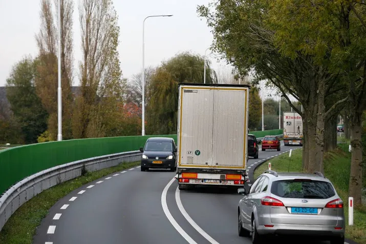 gevaarlijke bermen n wegen aangepakt