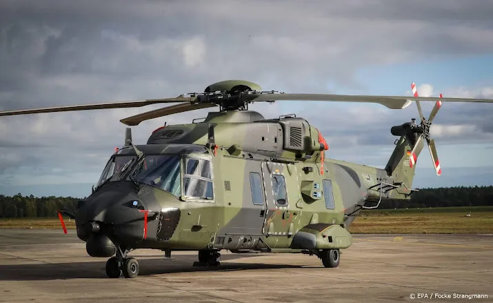 gevechtshelikopters oefenen boven de veluwe