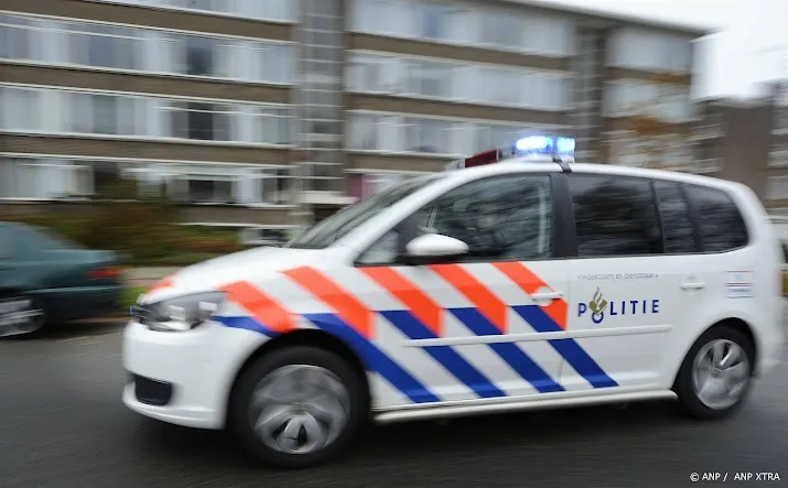 gewonde bij steekpartij in woning delft