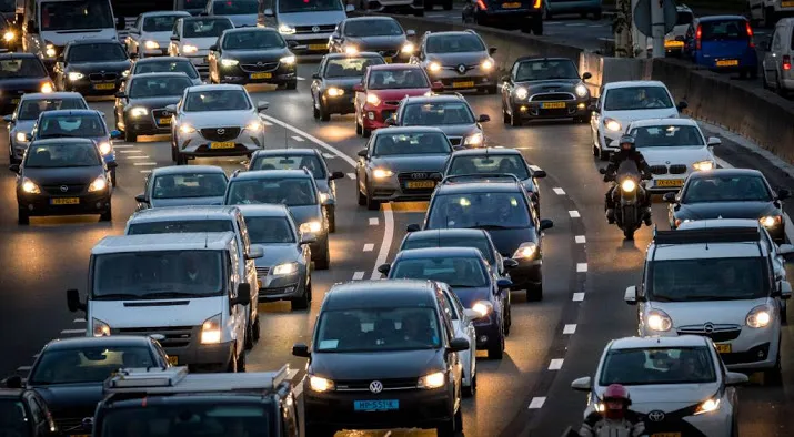 gewonden en file door ongeval a9 bij velsen