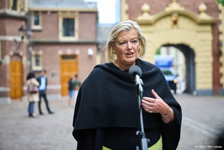 gezinshereniging bemoeilijkt door nieuw beleid ministerie