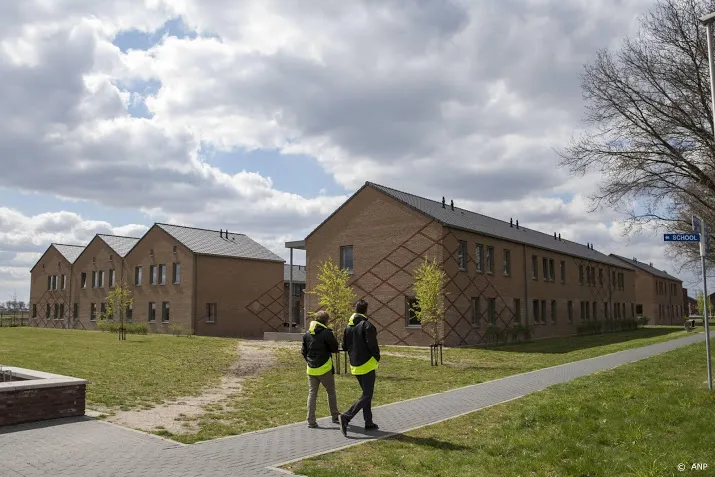 gezinsleden vluchteling wachten te lang op visum