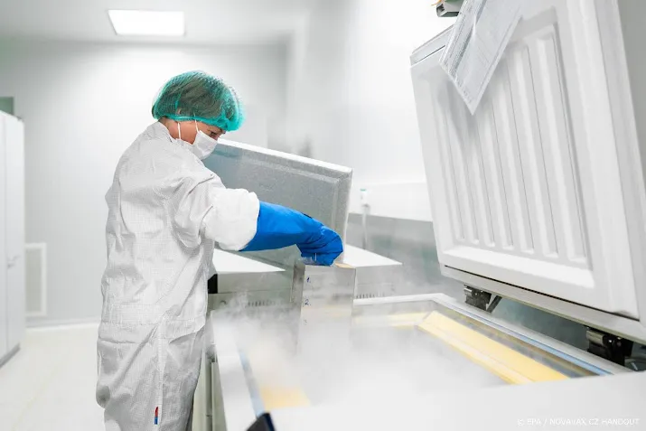 gezondheidsraad bied ongevaccineerden coronavaccin novavax aan