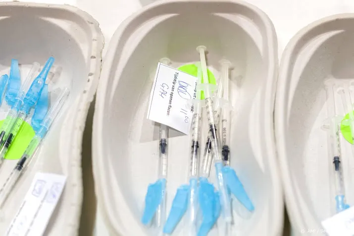 gezondheidsraad komt dinsdag met advies over extra coronaprik