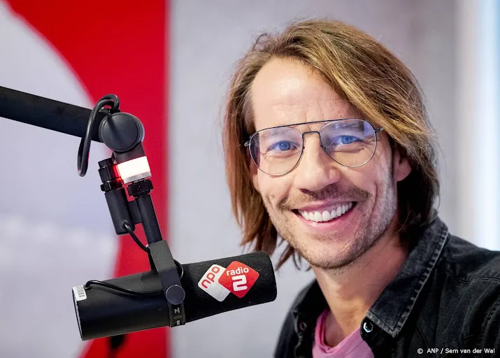 giel beelen kondigt vertrek bij npo radio 2 aan