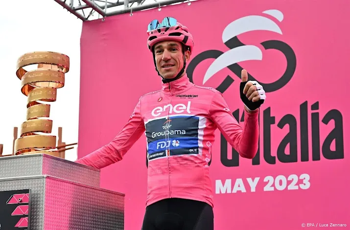 giro begint met hoogste aantal uitvallers sinds 2011 aan slotweek