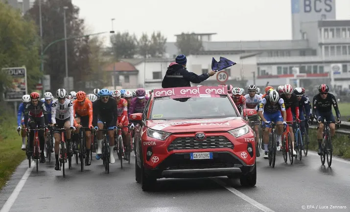 giro ditalia geeft prijzengeld ingekorte etappe aan goed doel