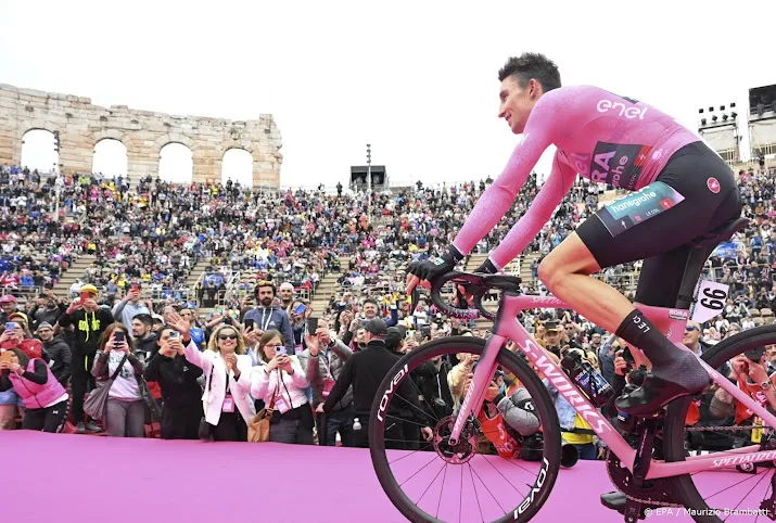 giro ditalia start volgend jaar met tijdrit in regio abruzzen