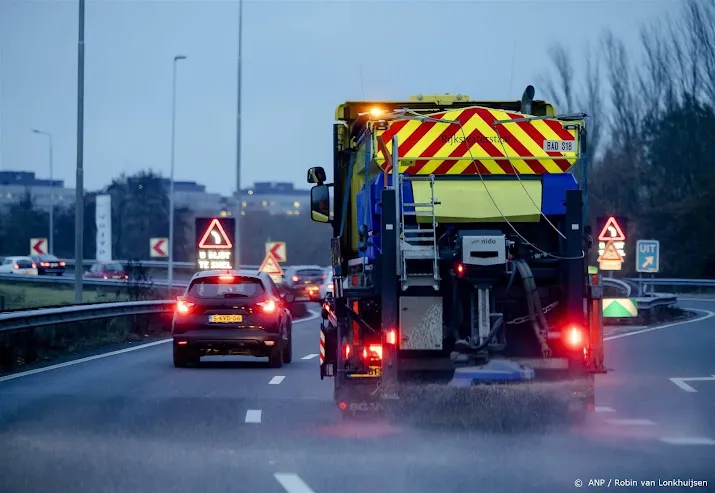 gladheid zorgt tijdens ochtendspits niet voor grote problemen