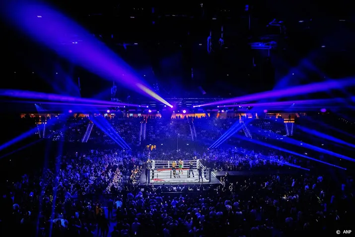 glory compenseert kijkers gestaakt kickboksgala met gratis event