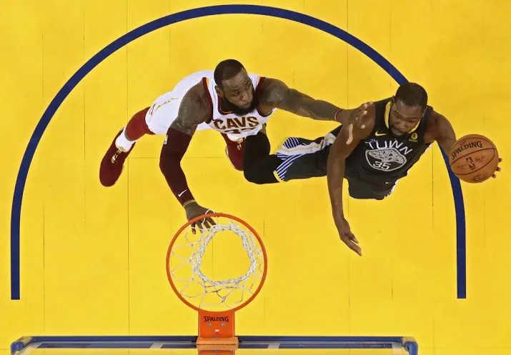 golden state met 2 0 voorsprong naar cleveland